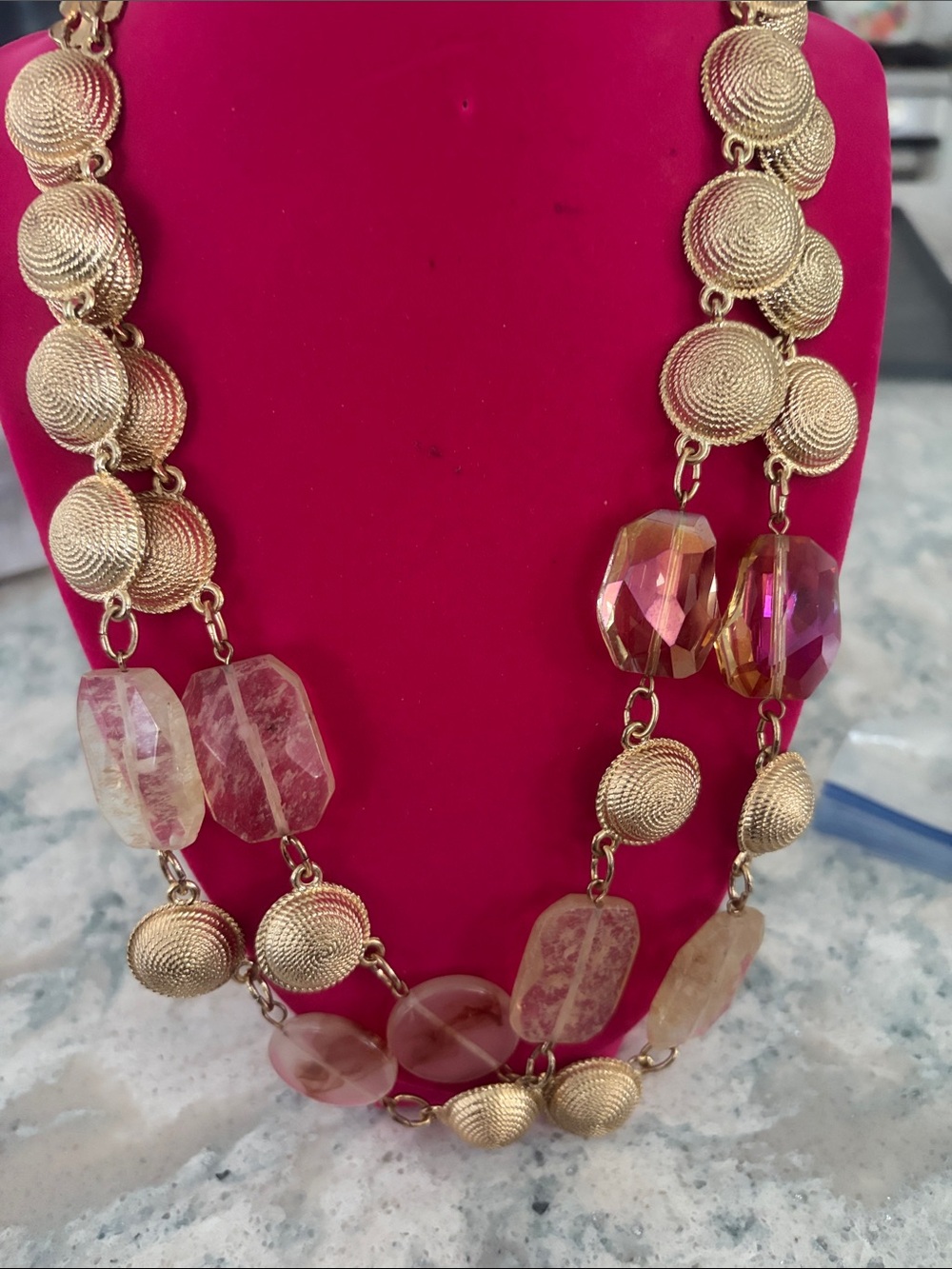 Source Unknown Gold-Tone Necklace with Pink Faceted and Translucent Beads